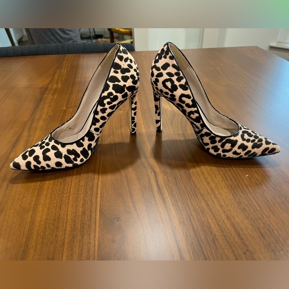 Leopard print faux cowhide heels - Picture 2 of 5